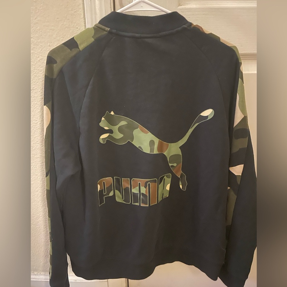 Women’s puma zip up size xl